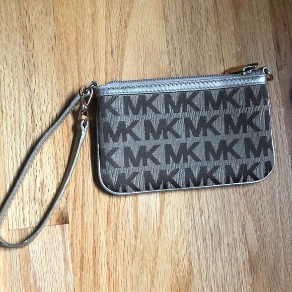 Michael Kors Handbags - Michael Kors small MK signature wristlet